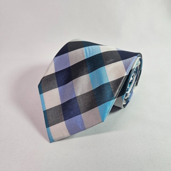CHAPS‎ 100% Silk Tie Geometric Blue White 3.25" x 59" - Picture 1 of 9